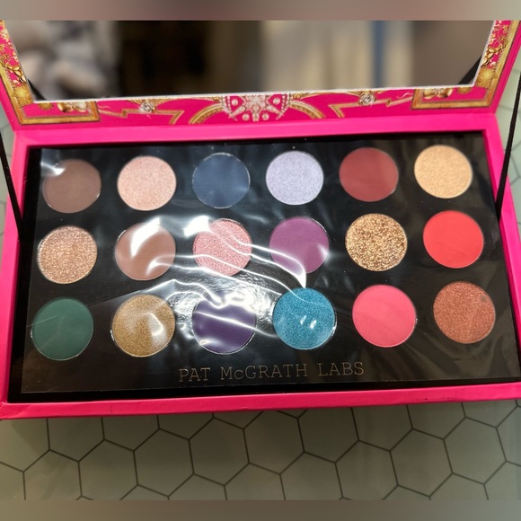 NEW Pat McGrath Labs Mothership Mega: Celestial Nirvana Palette - Picture 10 of 11